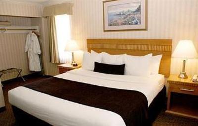 фото отеля Coast Surrey Guildford Hotel