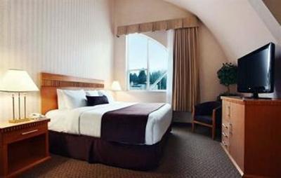 фото отеля Coast Surrey Guildford Hotel