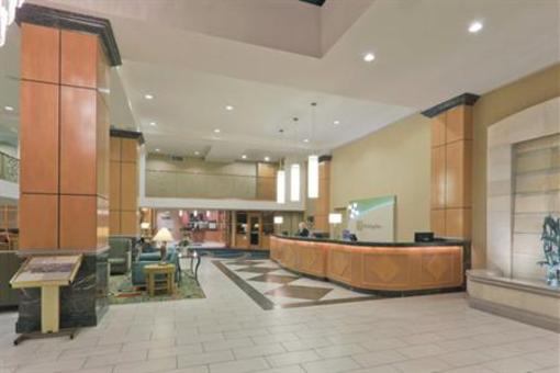 фото отеля Holiday Inn Downtown Everett