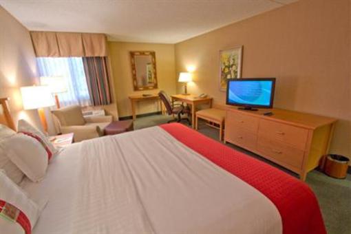 фото отеля Holiday Inn Downtown Everett
