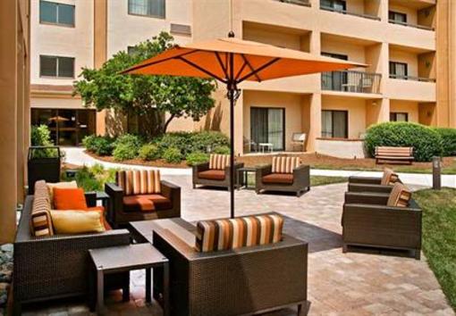 фото отеля Courtyard by Marriott Charlotte SouthPark