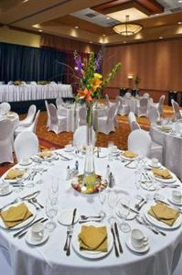 фото отеля Embassy Suites Loveland - Hotel, Spa and Conference Center