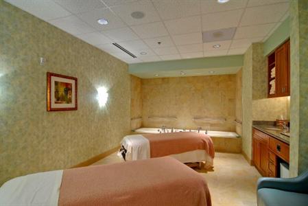 фото отеля Embassy Suites Loveland - Hotel, Spa and Conference Center