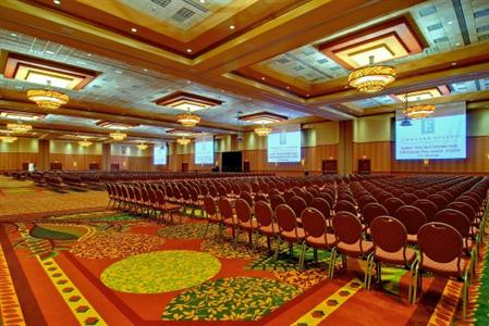 фото отеля Embassy Suites Loveland - Hotel, Spa and Conference Center