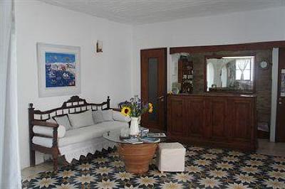 фото отеля Rhenia Hotel And Bungalows