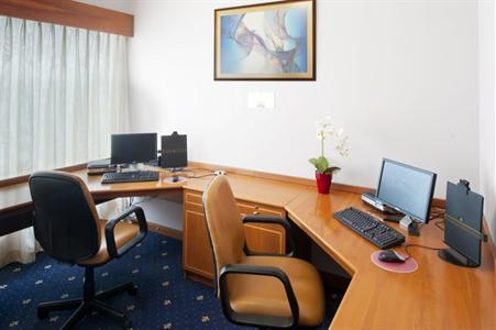 фото отеля Crowne Plaza Hotel Abu Dhabi