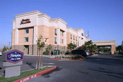 фото отеля Hampton Inn & Suites Lathrop