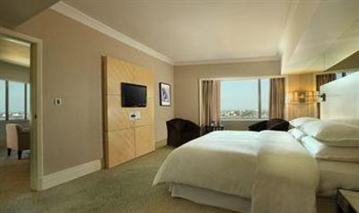 фото отеля Sheraton Surabaya Hotel & Towers