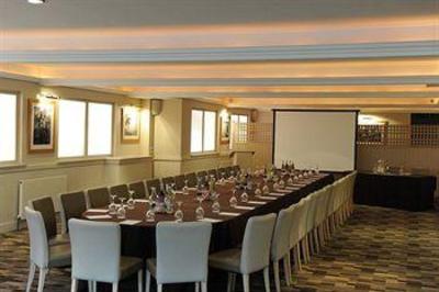 фото отеля Foxhills Club & Resort Ottershaw
