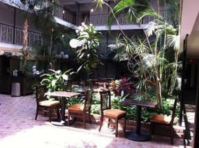 фото отеля Governors Suites Hotel