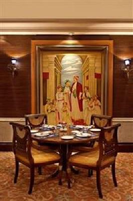 фото отеля Bristol Hotel Gurgaon