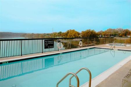 фото отеля Hampton Inn Marble Falls-On The Lake