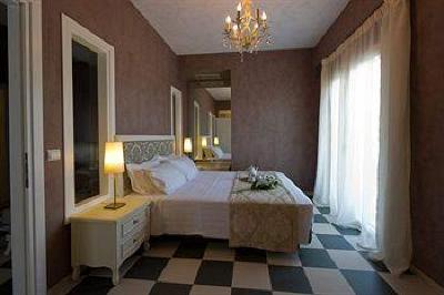 фото отеля Irida Boutique Hotel