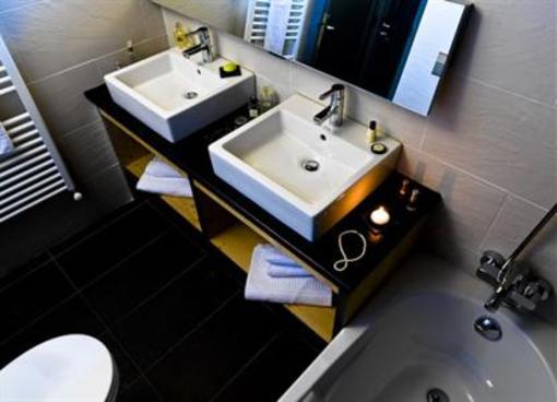 фото отеля Hotel Les Rhodos Cordon