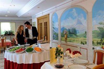 фото отеля Family Hotel Belvedere