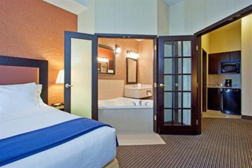 фото отеля Holiday Inn Express Hotel & Suites Airport Calgary