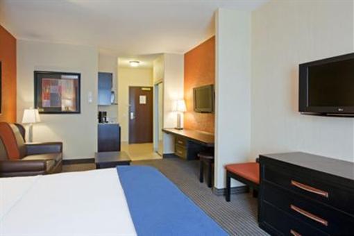 фото отеля Holiday Inn Express Hotel & Suites Airport Calgary