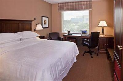 фото отеля Sheraton Herndon Dulles Airport Hotel
