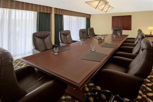 фото отеля DoubleTree Suites by Hilton
