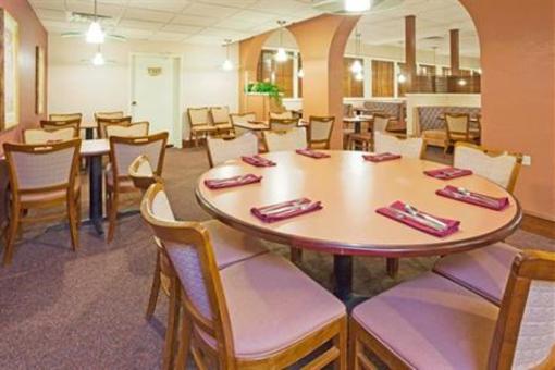 фото отеля Holiday Inn Minot - Riverside