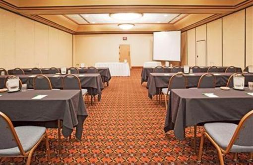 фото отеля Holiday Inn Minot - Riverside
