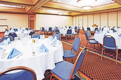 фото отеля Holiday Inn Minot - Riverside