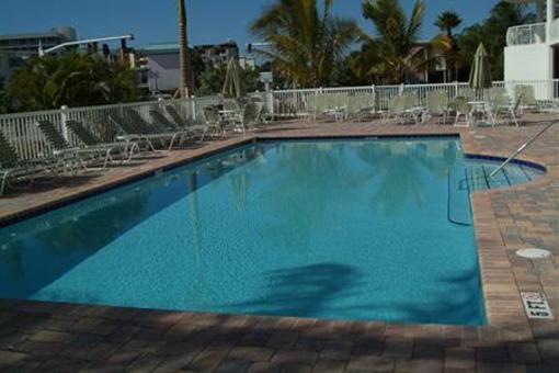 фото отеля Crystal Palms Beach Resort