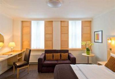 фото отеля Strand Palace Hotel London
