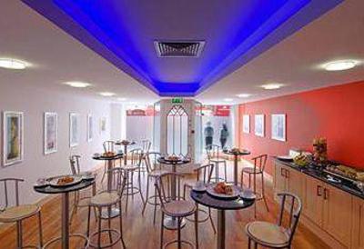 фото отеля Strand Palace Hotel London