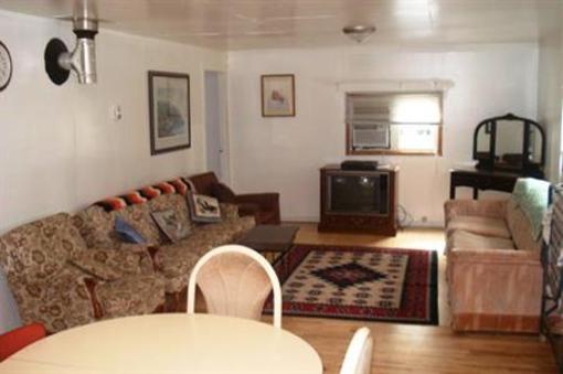 фото отеля Cadigan's Camp & Cottages
