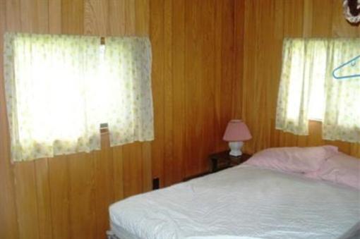 фото отеля Cadigan's Camp & Cottages
