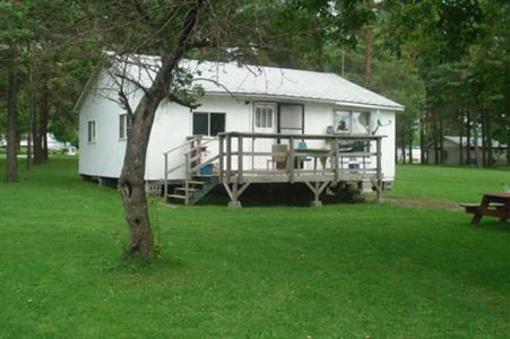 фото отеля Cadigan's Camp & Cottages