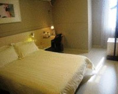 фото отеля Jinjiang Inn Lujiang Road