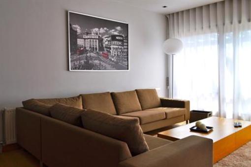 фото отеля Elafivolia Arachova Suites