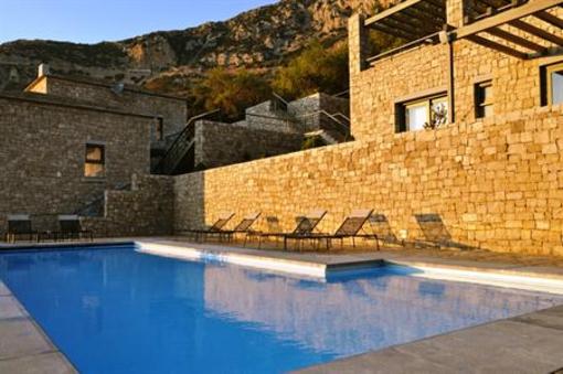 фото отеля Elafivolia Arachova Suites