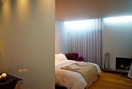 фото отеля Elafivolia Arachova Suites