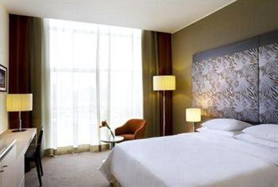 фото отеля Sheraton Milan Malpensa Airport Hotel & Conference Centre