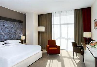 фото отеля Sheraton Milan Malpensa Airport Hotel & Conference Centre