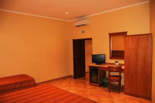 фото отеля Colonna Room Rental