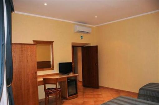 фото отеля Colonna Room Rental
