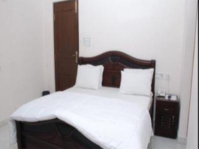 фото отеля Tejasri Residency