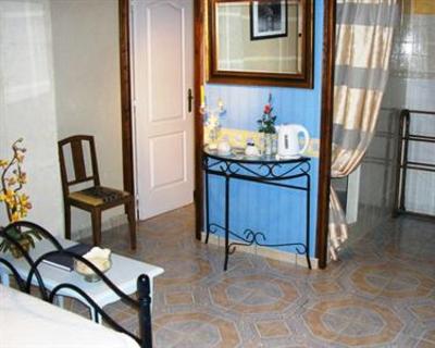 фото отеля Chez Mireille et Serge