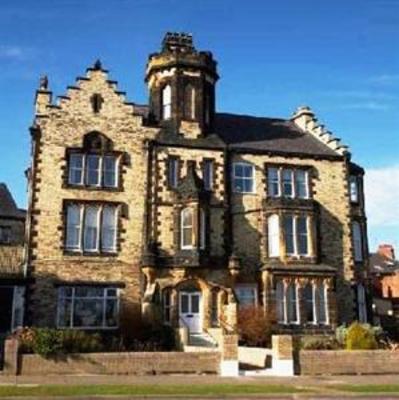 фото отеля Tower Court Apartments Saltburn-by-the-Sea