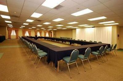 фото отеля Baymont Inn & Suites Airport Des Moines