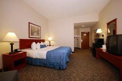 фото отеля Baymont Inn & Suites Airport Des Moines