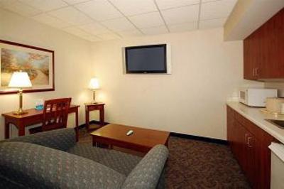 фото отеля Baymont Inn & Suites Airport Des Moines