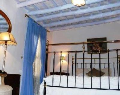 фото отеля Casa de La Robledo Guest House Penaflor