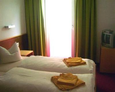 фото отеля Almandin Apartments
