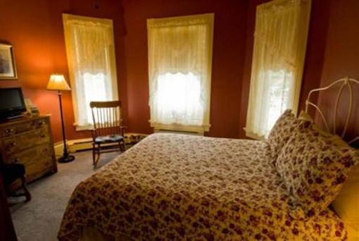 фото отеля Lunenburg Inn