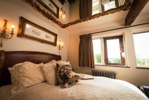 фото отеля Saddleworth Hotel